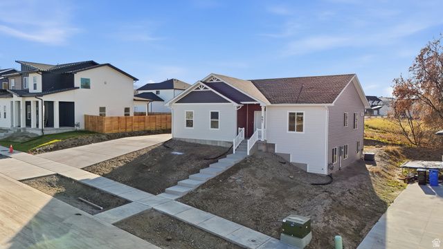 661 W 20 N, Hyrum, UT 84319