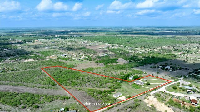 230 Sunkist DR, Lockhart, TX 78644