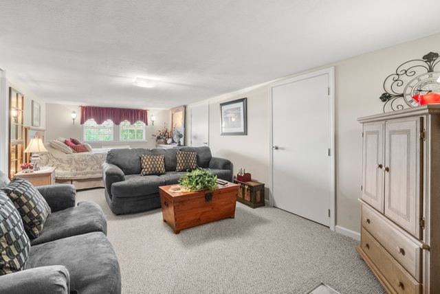 1060 Cypress Rd, Buchanan, TN 38222