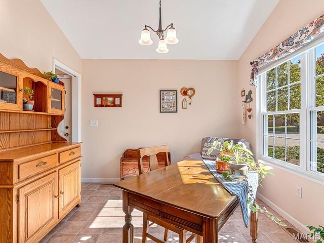 2557 Spyglass Court, Edwardsville, IL 62025
