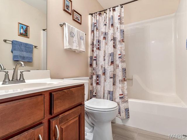 2557 Spyglass Court, Edwardsville, IL 62025