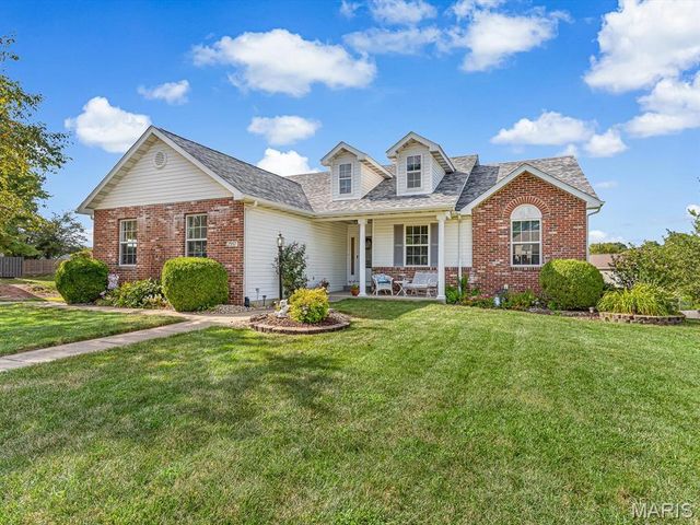 2557 Spyglass Court, Edwardsville, IL 62025