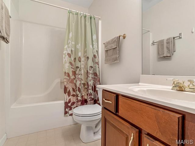 2557 Spyglass Court, Edwardsville, IL 62025