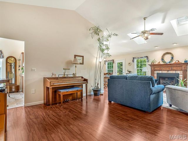 2557 Spyglass Court, Edwardsville, IL 62025