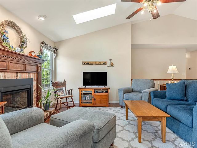 2557 Spyglass Court, Edwardsville, IL 62025