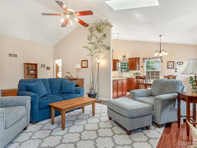 2557 Spyglass Court, Edwardsville, IL 62025