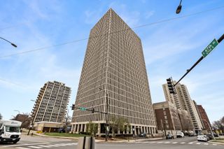 6700 S South Shore Drive 2J, Chicago, IL 60649