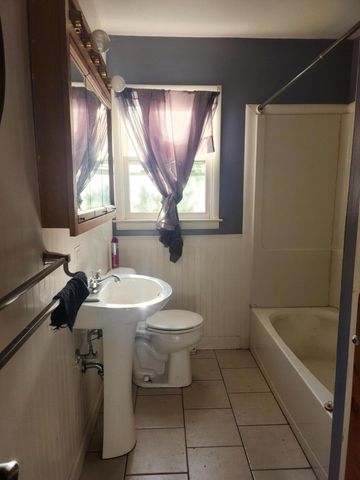 925 Plymouth Avenue NE, Grand Rapids, MI 49505