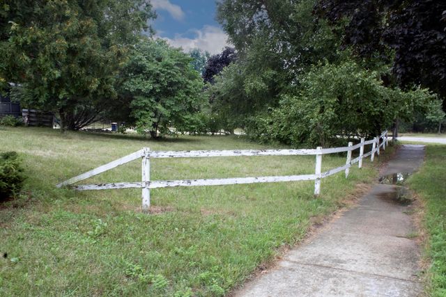 925 Plymouth Avenue NE, Grand Rapids, MI 49505