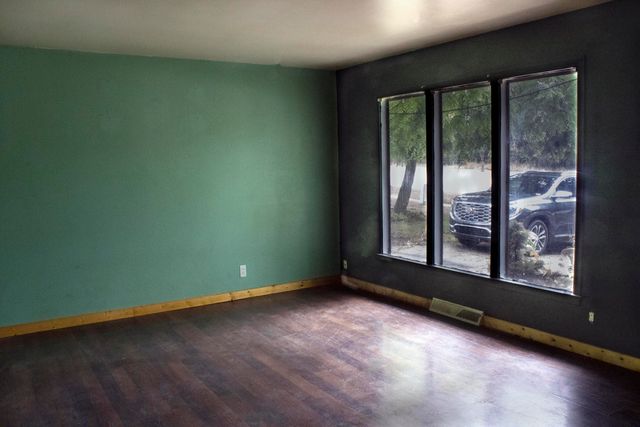 925 Plymouth Avenue NE, Grand Rapids, MI 49505