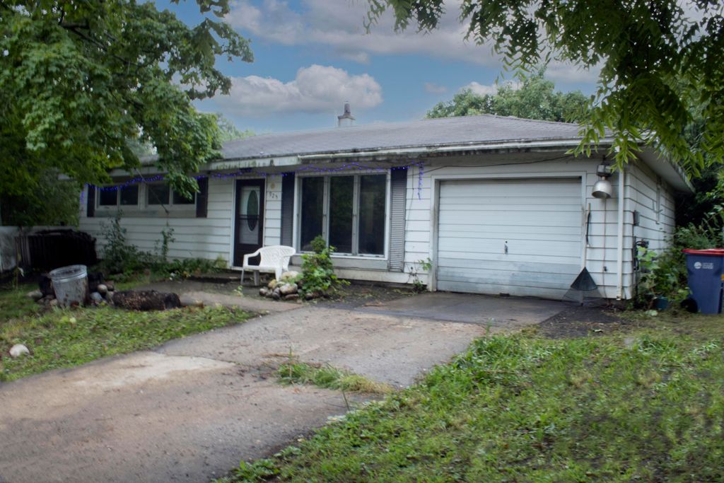 925 Plymouth Avenue NE, Grand Rapids, MI 49505