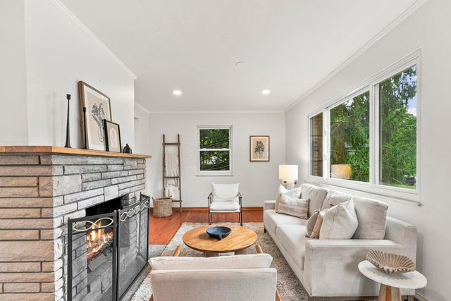 2047 Mccoy Road, Upper Arlington, OH 43220