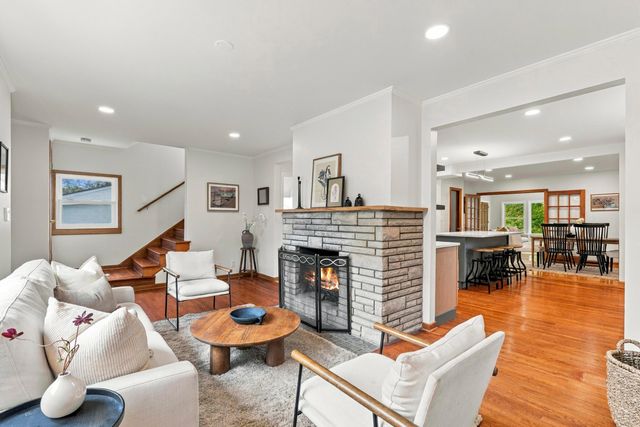 2047 Mccoy Road, Upper Arlington, OH 43220