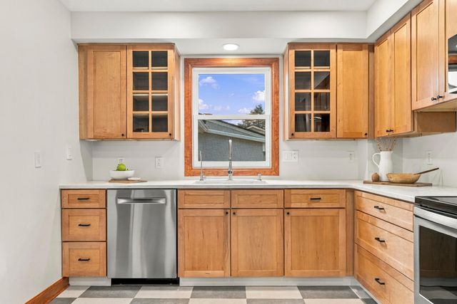 2047 Mccoy Road, Upper Arlington, OH 43220