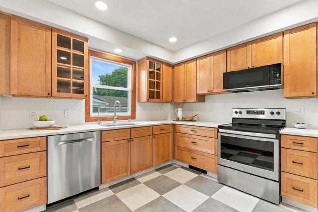 2047 Mccoy Road, Upper Arlington, OH 43220