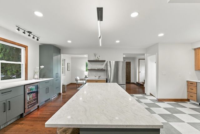 2047 Mccoy Road, Upper Arlington, OH 43220