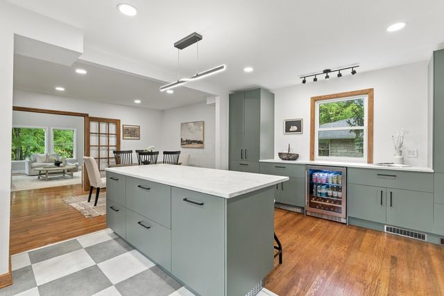 2047 Mccoy Road, Upper Arlington, OH 43220