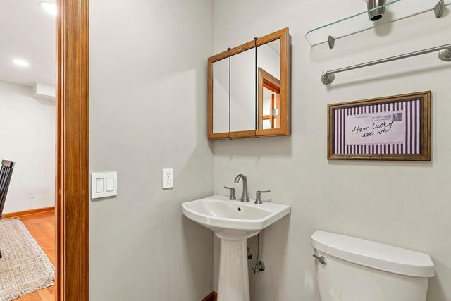 2047 Mccoy Road, Upper Arlington, OH 43220