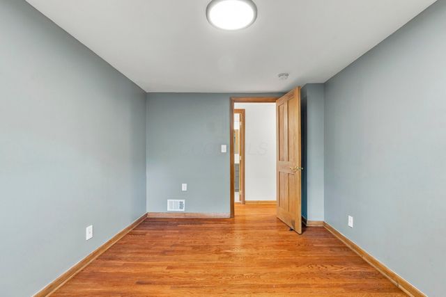 2047 Mccoy Road, Upper Arlington, OH 43220