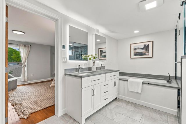 2047 Mccoy Road, Upper Arlington, OH 43220