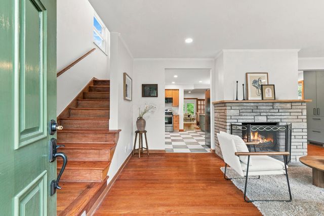 2047 Mccoy Road, Upper Arlington, OH 43220