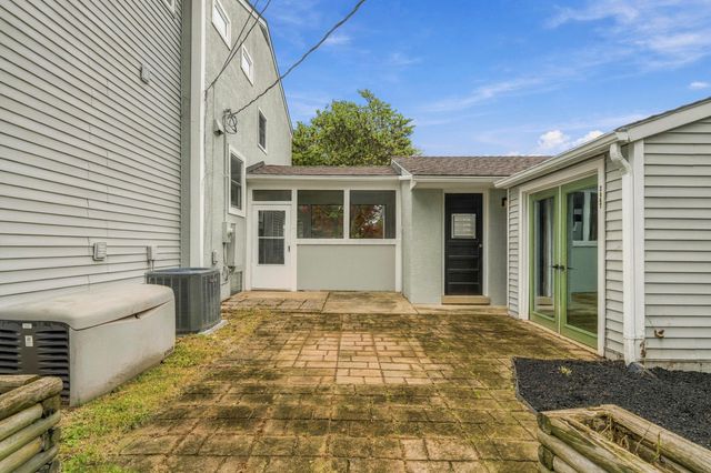 2047 Mccoy Road, Upper Arlington, OH 43220