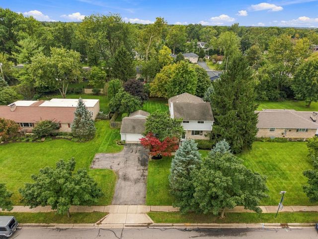 2047 Mccoy Road, Upper Arlington, OH 43220
