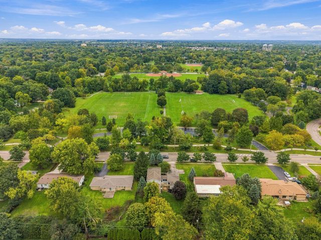 2047 Mccoy Road, Upper Arlington, OH 43220