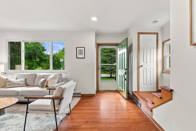 2047 Mccoy Road, Upper Arlington, OH 43220