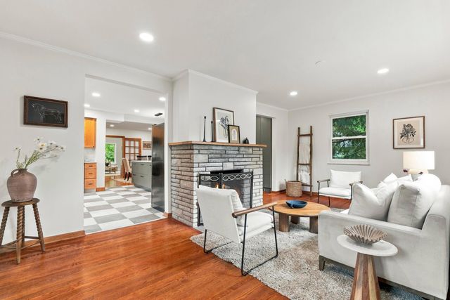 2047 Mccoy Road, Upper Arlington, OH 43220