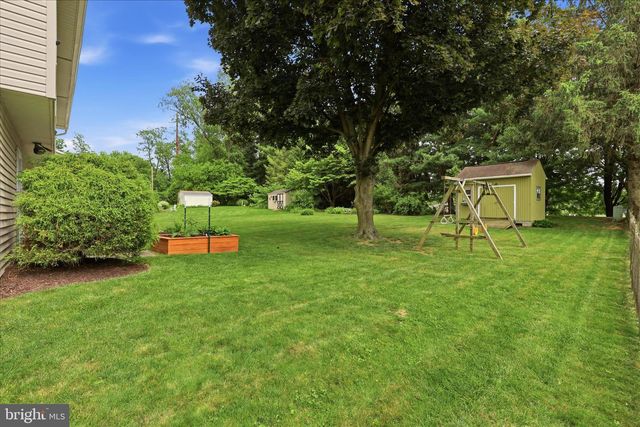 520 WALLINGFORD RD, Lancaster, PA 17601