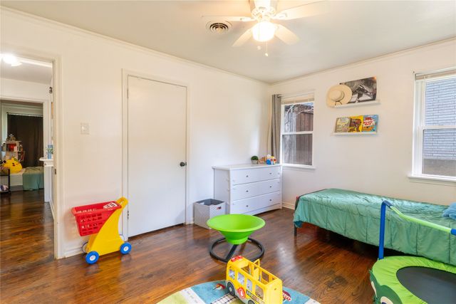 2422 Santa Cruz Drive, Dallas, TX 75227