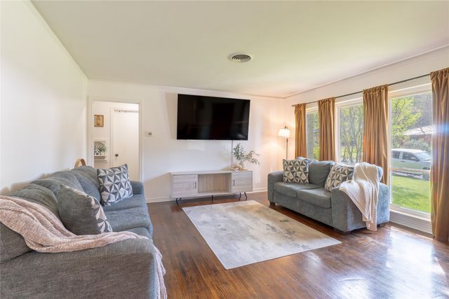 2422 Santa Cruz Drive, Dallas, TX 75227