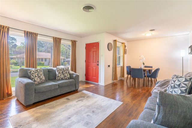 2422 Santa Cruz Drive, Dallas, TX 75227