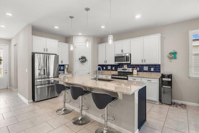 125 CRESTVIEW LANE, Dundee, FL 33838