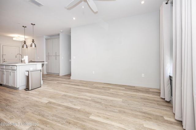 2501 Bienville Boulevard, 424, Ocean Springs, MS 39564