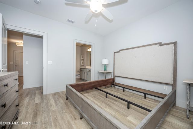 2501 Bienville Boulevard, 424, Ocean Springs, MS 39564