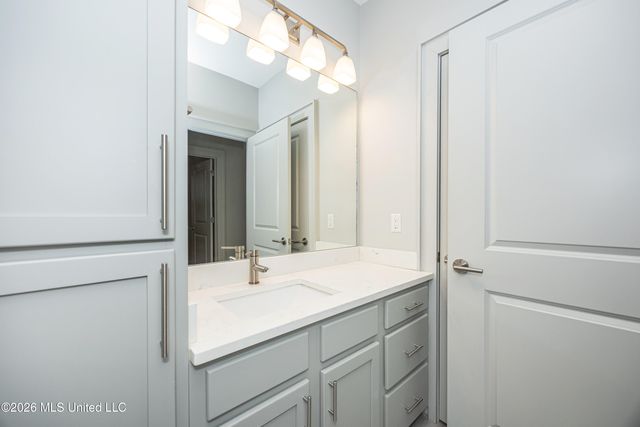 2501 Bienville Boulevard, 424, Ocean Springs, MS 39564