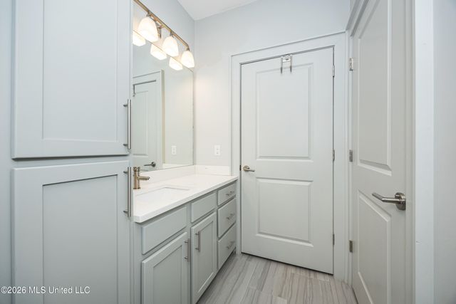 2501 Bienville Boulevard, 424, Ocean Springs, MS 39564