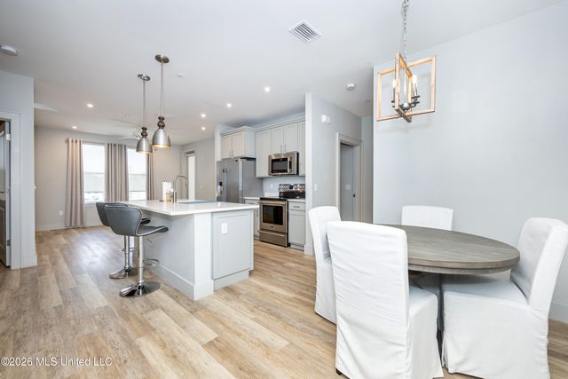 2501 Bienville Boulevard, 424, Ocean Springs, MS 39564