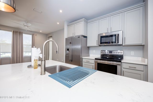 2501 Bienville Boulevard, 424, Ocean Springs, MS 39564