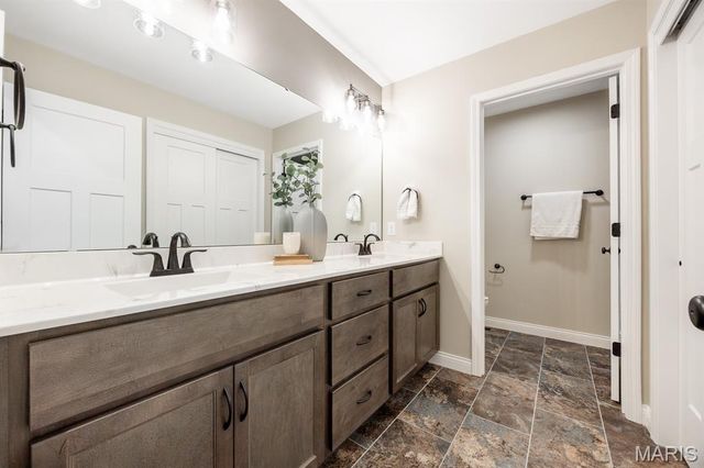 708 Creekwood Court, O'fallon, IL 62269