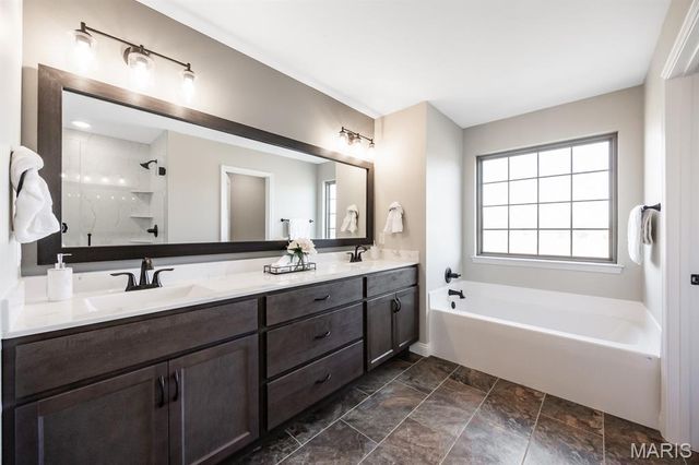 708 Creekwood Court, O'fallon, IL 62269