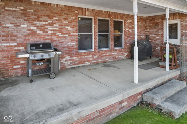 1594 W 400 N, Franklin, IN 46131