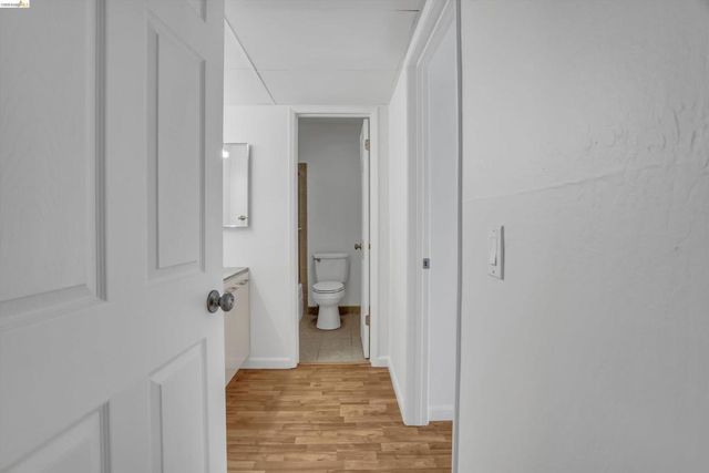 490 N Civic Dr 409, Walnut Creek, CA 94596