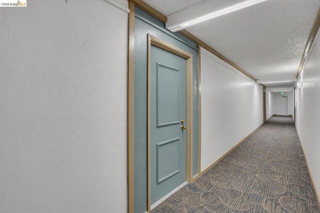 490 N Civic Dr 409, Walnut Creek, CA 94596