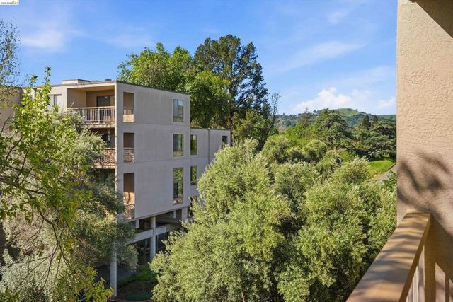 490 N Civic Dr 409, Walnut Creek, CA 94596