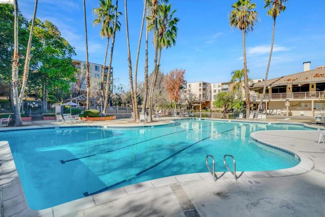 490 N Civic Dr 409, Walnut Creek, CA 94596