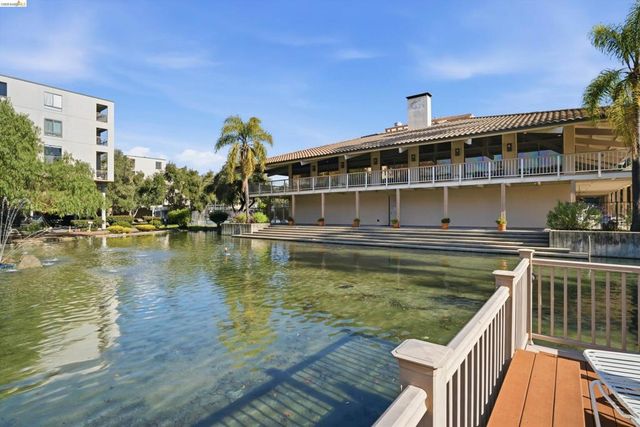 490 N Civic Dr 409, Walnut Creek, CA 94596