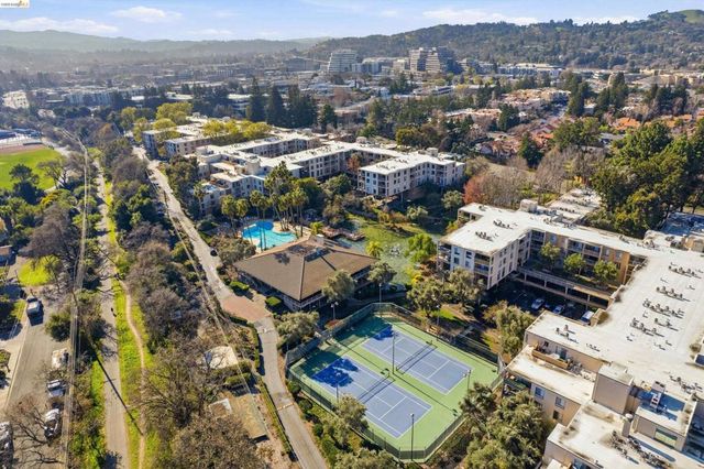 490 N Civic Dr 409, Walnut Creek, CA 94596